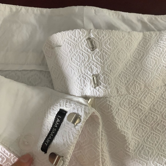 Maurcies white shorts - Picture 3 of 4